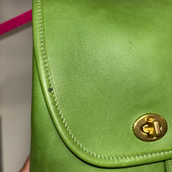 RARE Coach Leaf Green Vintage Leather Backpack - Picture 4 of 9